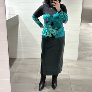 NWT The Kit Turtleneck | Jewel Iris size M